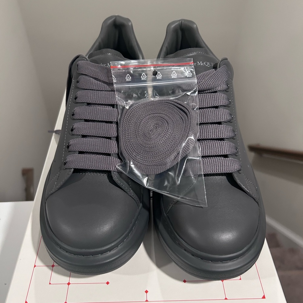 100% Authentic Alexander McQueen never worn before.